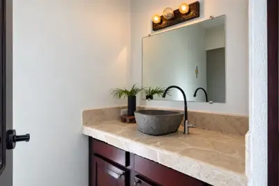 Air room — Bathroom