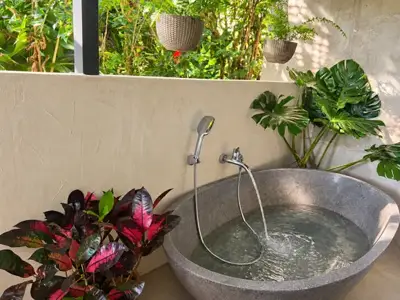 Rock room — Outdoor bath