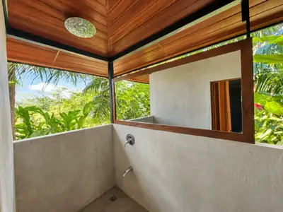 Rock room — Shower